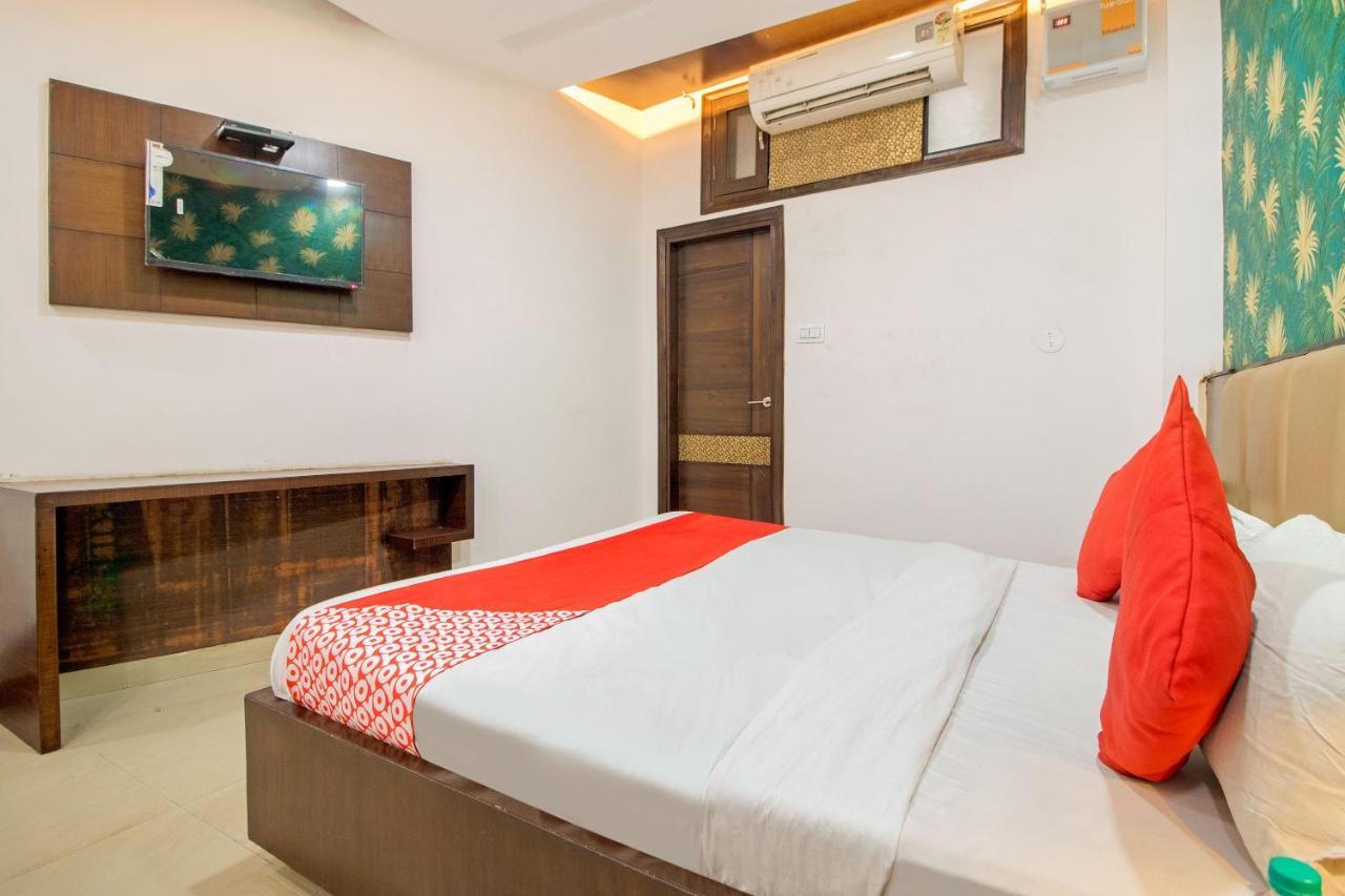 Oyo 48489 Adarsh Plaza Hotell Sahāranpur Eksteriør bilde