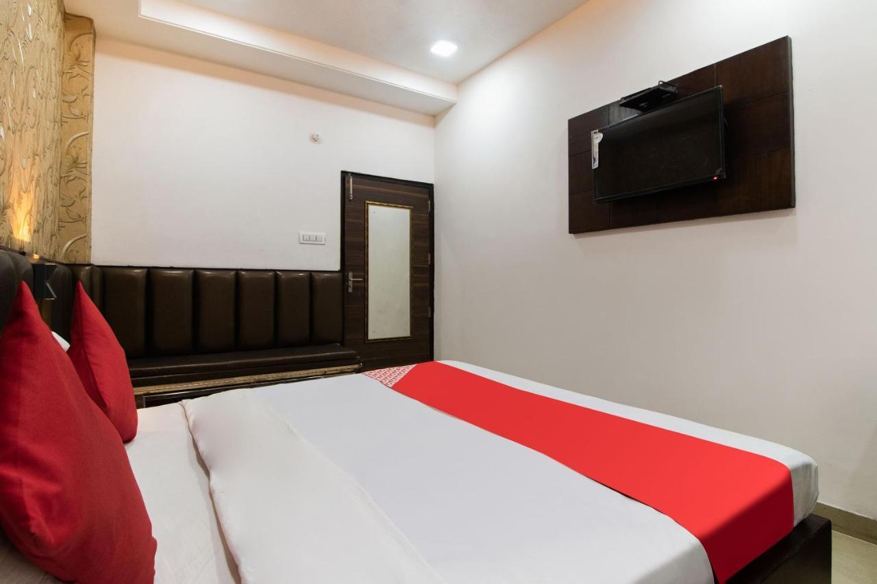Oyo 48489 Adarsh Plaza Hotell Sahāranpur Eksteriør bilde
