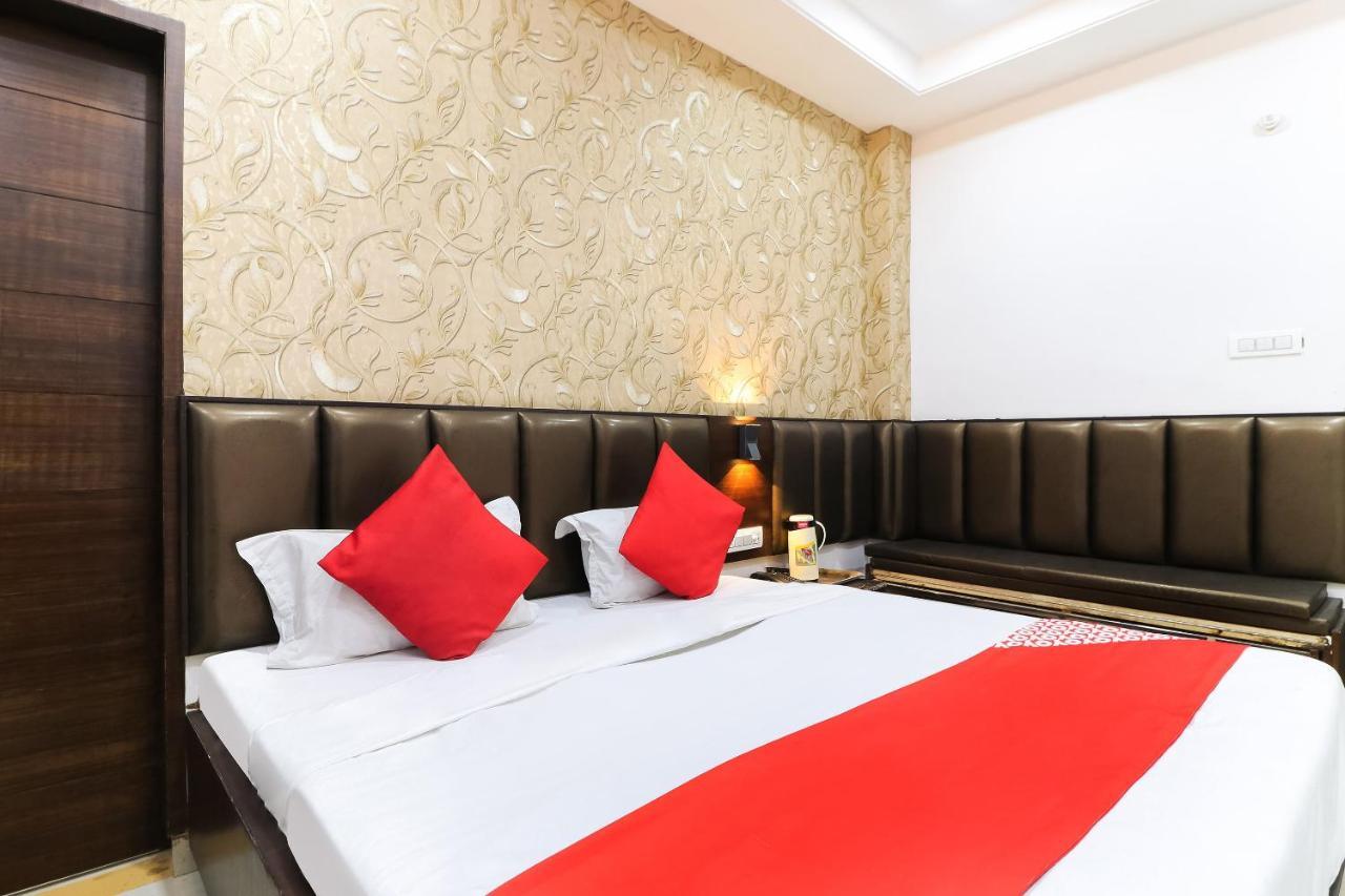 Oyo 48489 Adarsh Plaza Hotell Sahāranpur Eksteriør bilde