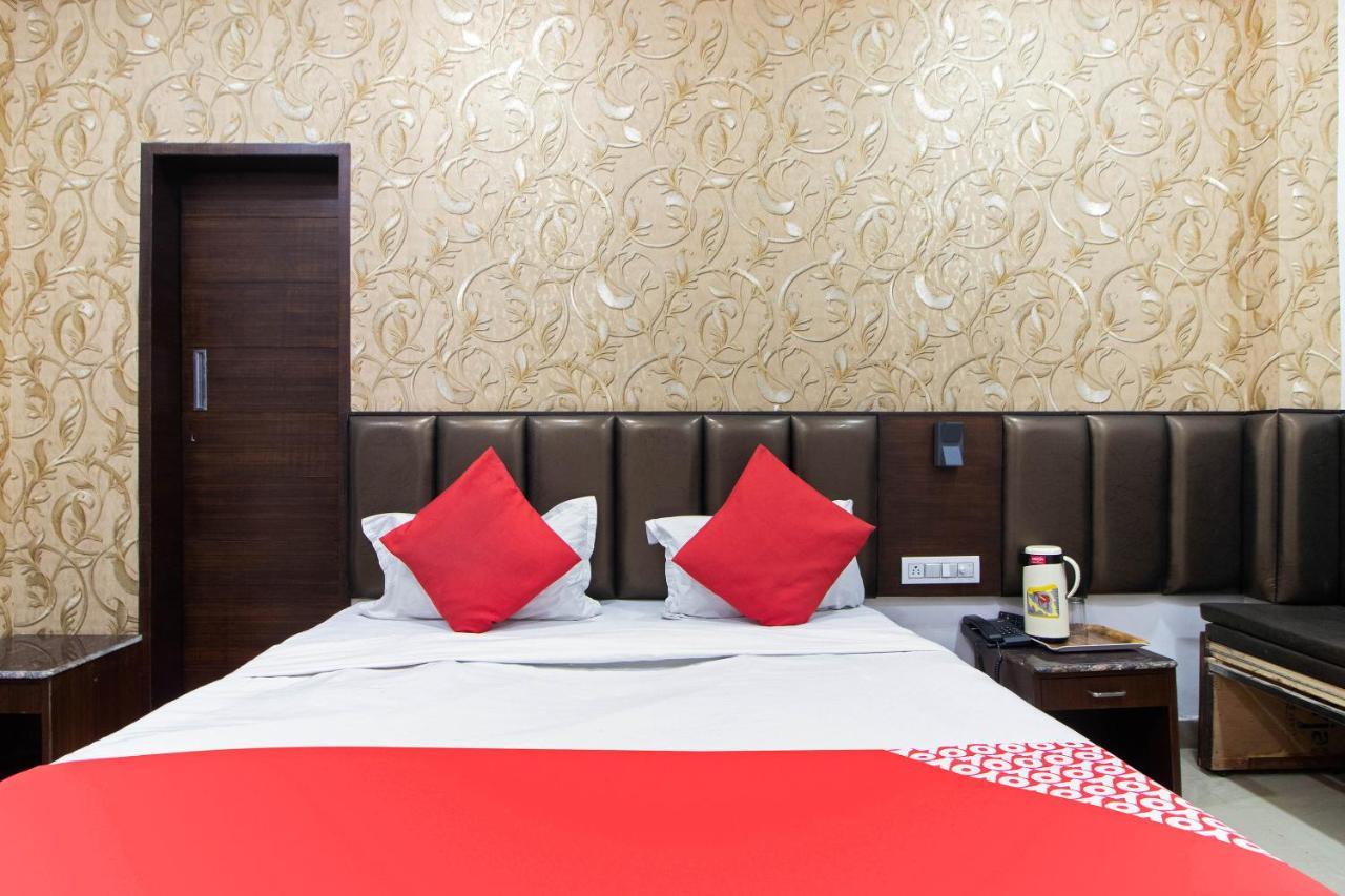 Oyo 48489 Adarsh Plaza Hotell Sahāranpur Eksteriør bilde